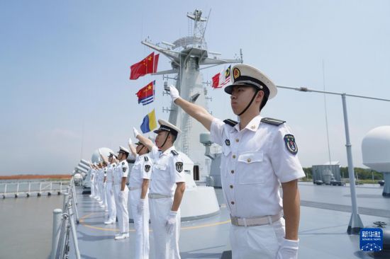 中国海军989编队结束对马来西亚友好访问前往印度尼西亚