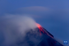 菲律宾马荣火山活动持续